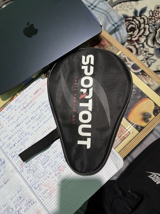 Tennis raketga sotiladi