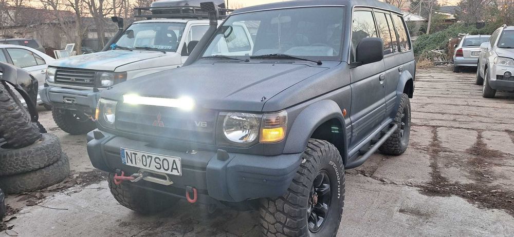 Mitsubishi Pajero 3000 V6 - Pregatit pentru Offroad si Overlanding
