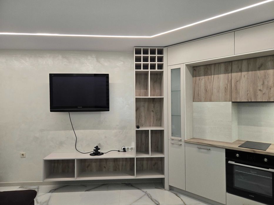 Луксозен нов апартамент с паркомясто до ВСУ, на 5 мин. от плаж Кабакум