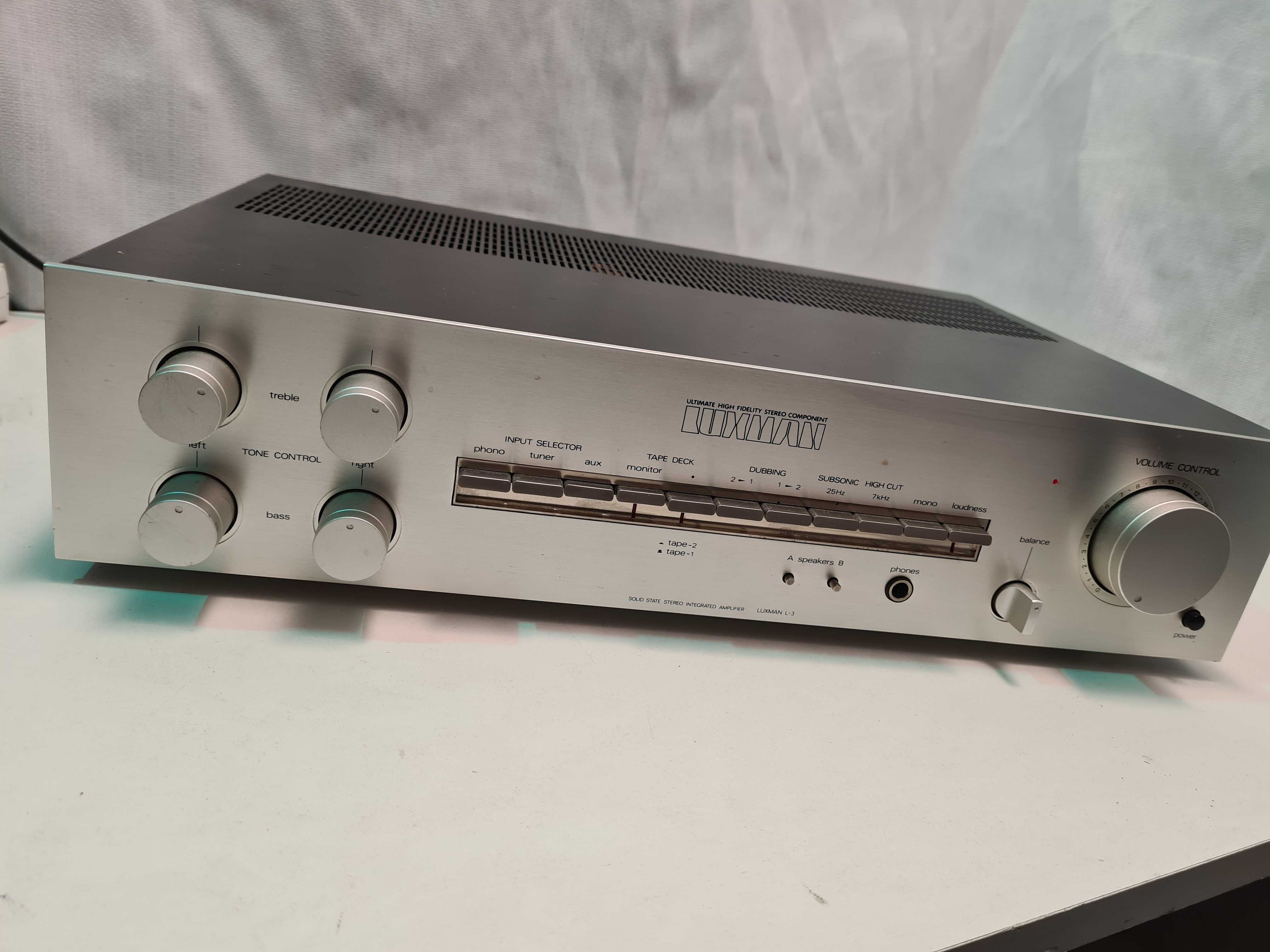 Statie Amplificator Luxman L3 2 x 42W