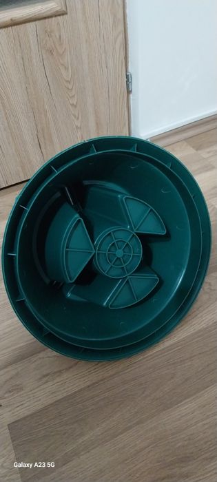 Suport pentru brad cu rezervor apa