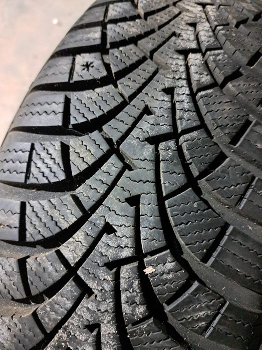 2 anvelope iarnă 195 65 r15 Goodyear