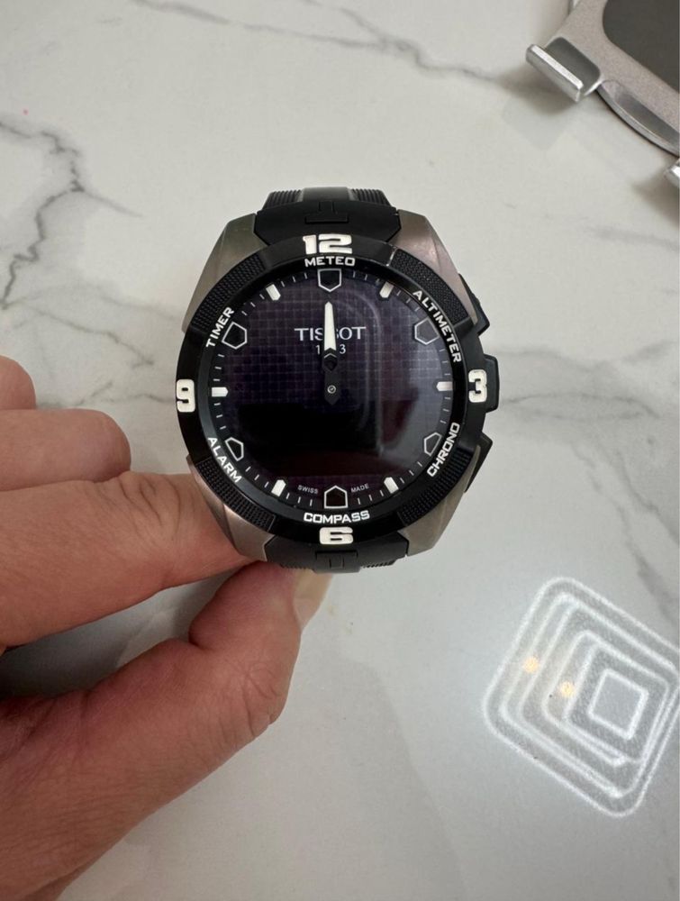 Титановые часы TISSOT