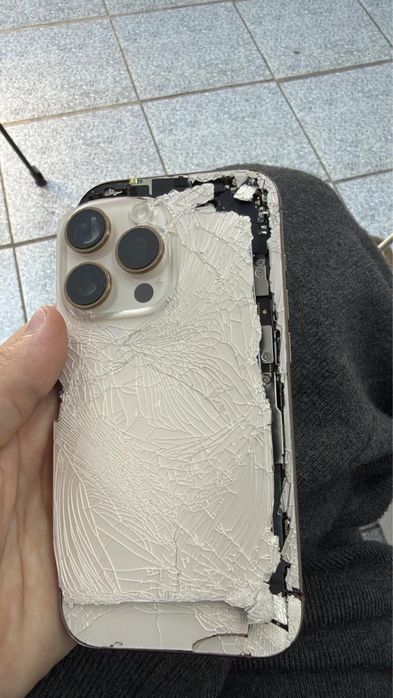 Iphone 16 pro на запчасть