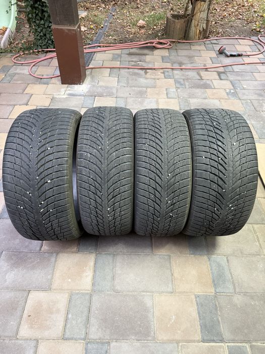 Set anvelope iarna Nokian 225/40/19 255/35/19