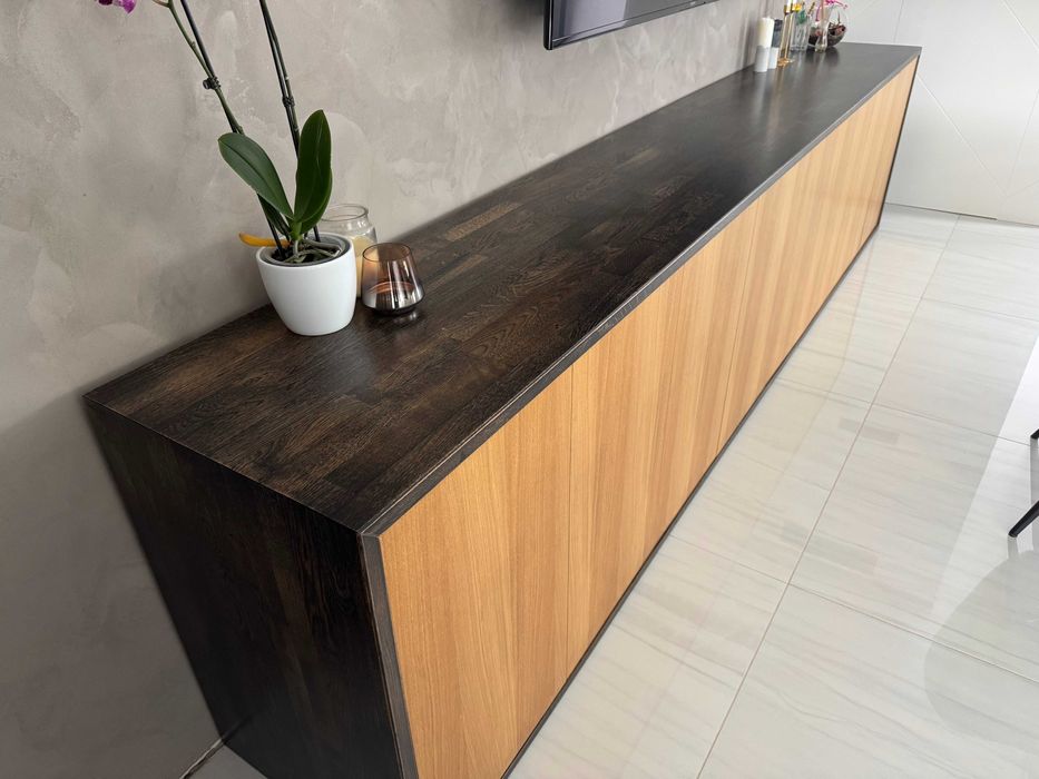 Шкаф естествен фурнир с размери 346/50/81