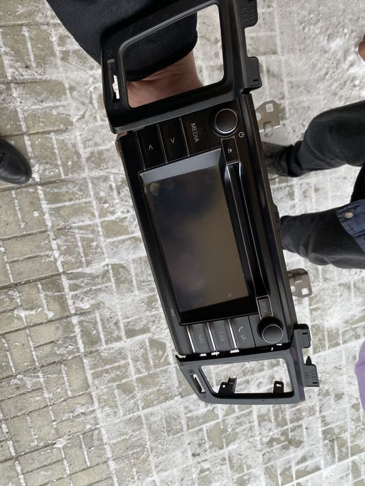 Штатная Магнитола раф 4  в рабочем состоянии