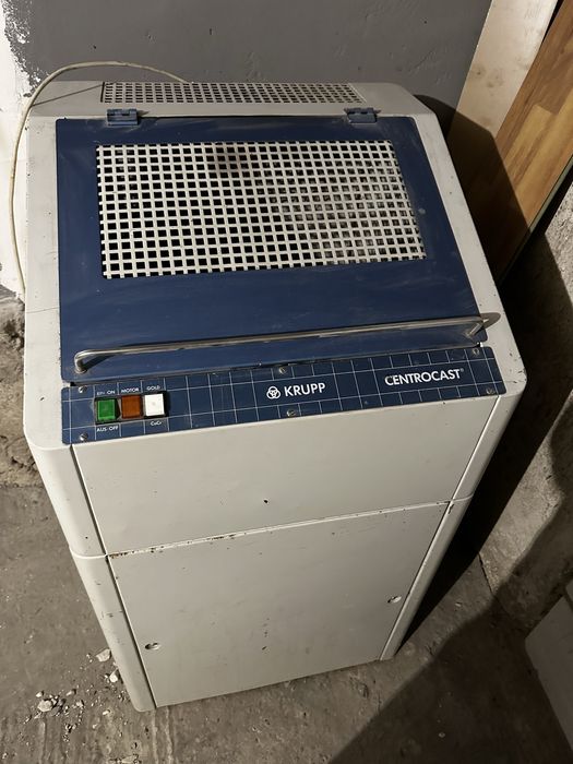 Entrifuga pentru tehnica dentara