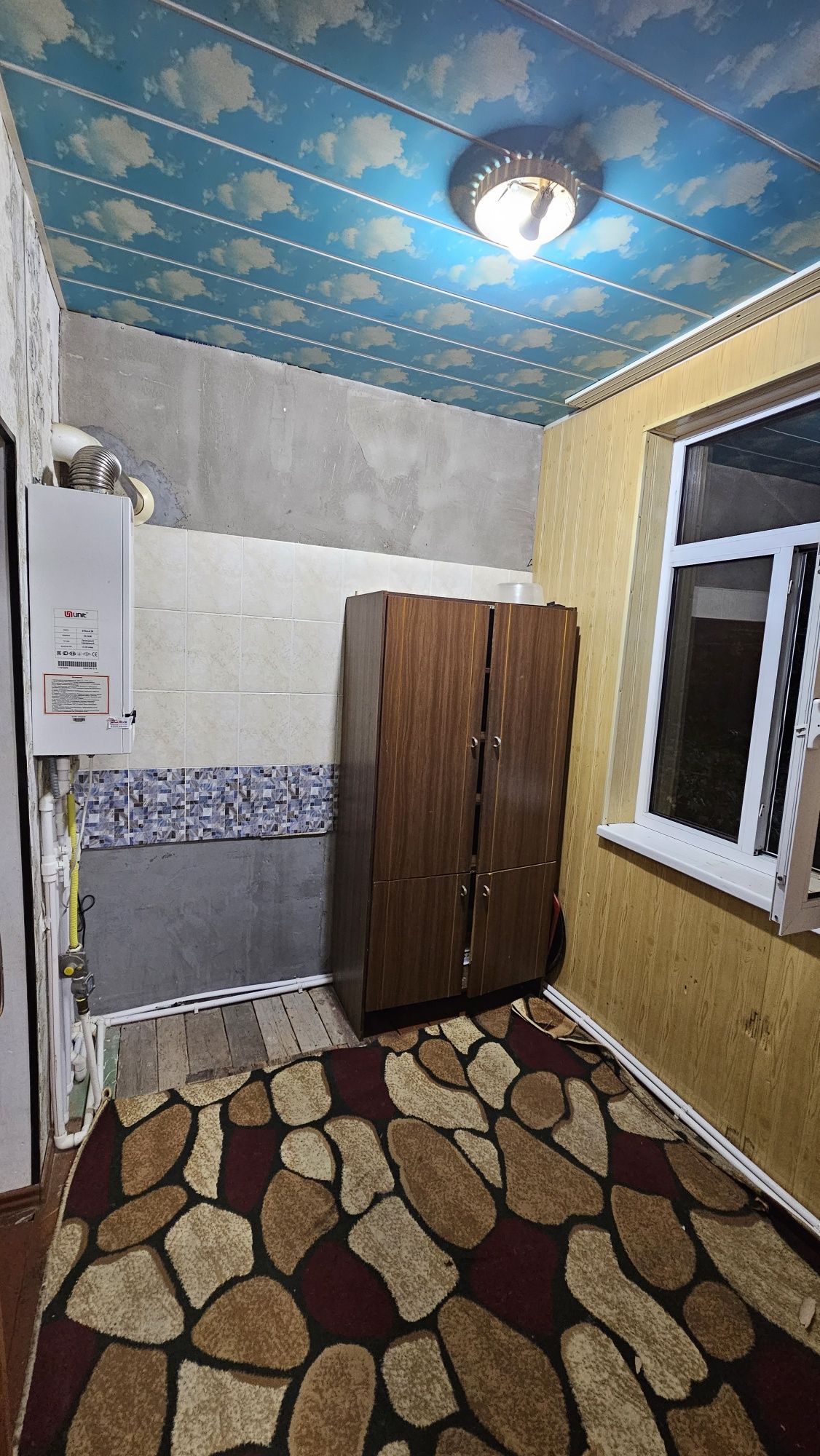 Квартира Чарвак дуслик махаласи 3 хоналий 3 этаж 48дом 7 кв Бочка 1 км
