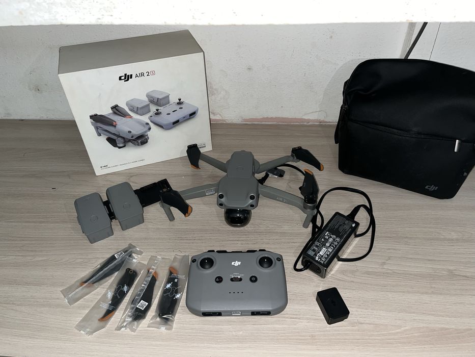 Продам DJI Air 2S Fly More Combo — отличное состояние!