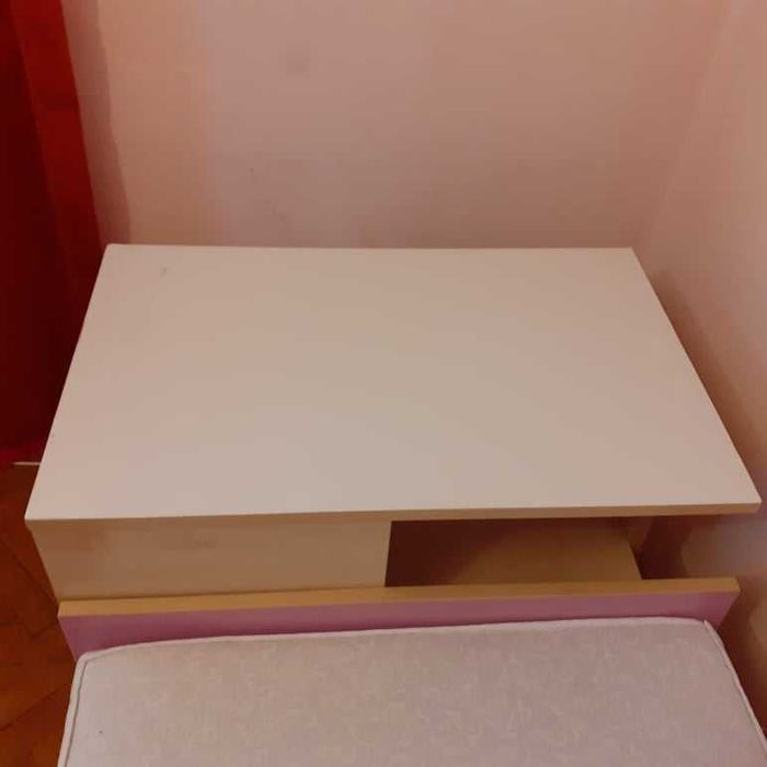 Patut , stare excelenta, saltele noi, masa infasat, dulaior