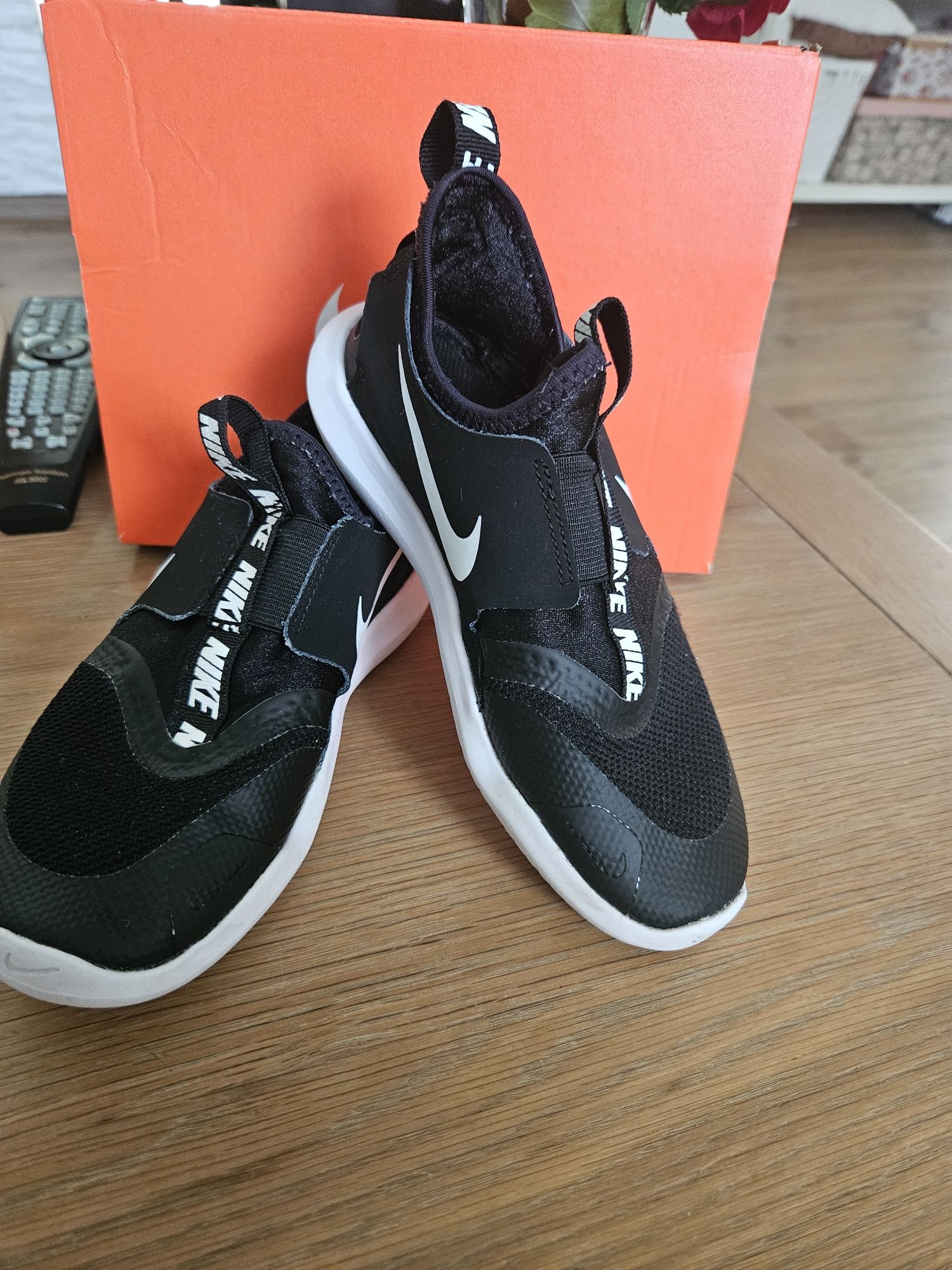 Vând Nike Flex Runner Impecabili