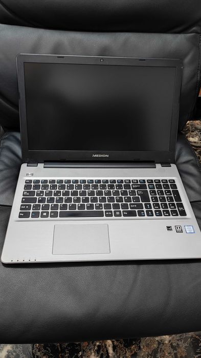 Laptop Medion Akoya E6422