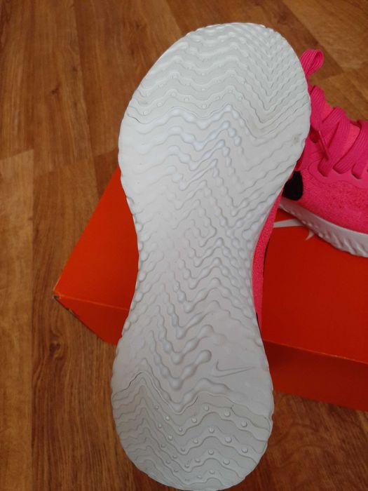 Vand adidasi noi Nike Epic React Flyknit 2 nr 40 pentru femei