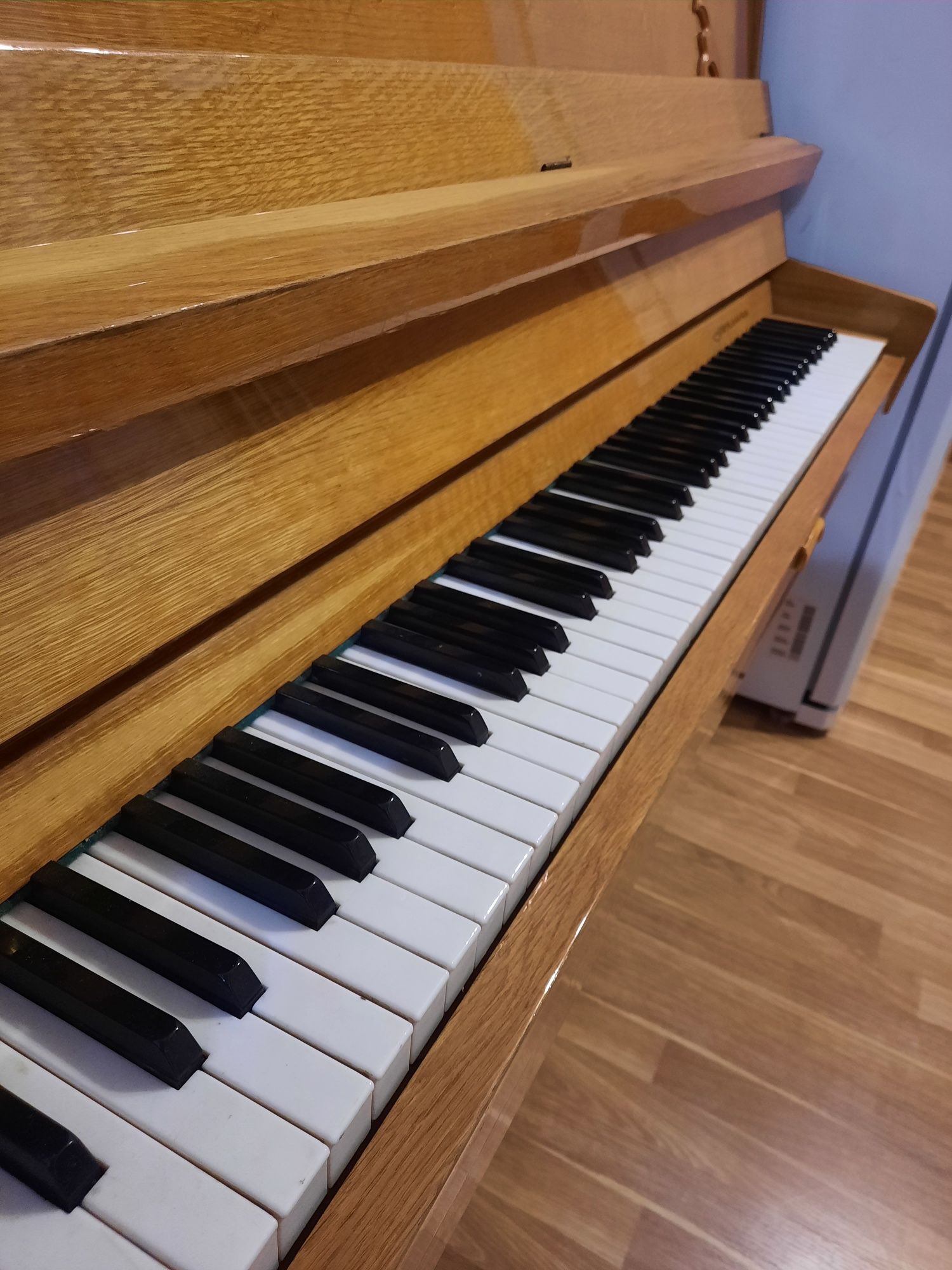 Продается пианино Украина