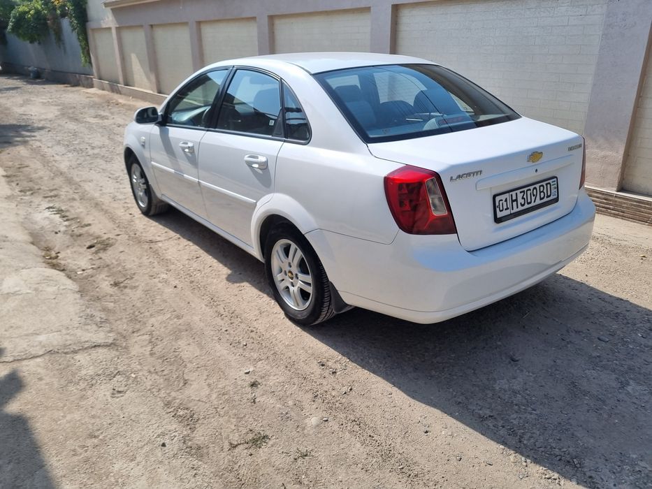 Lacetti 2009г.в 2-позиция.