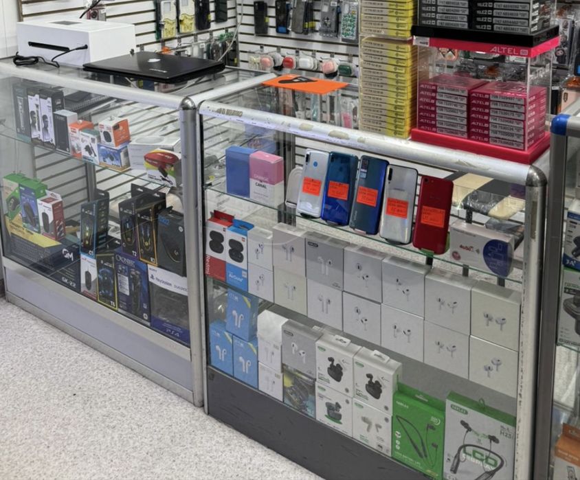 Витрина стеклянная 2шт