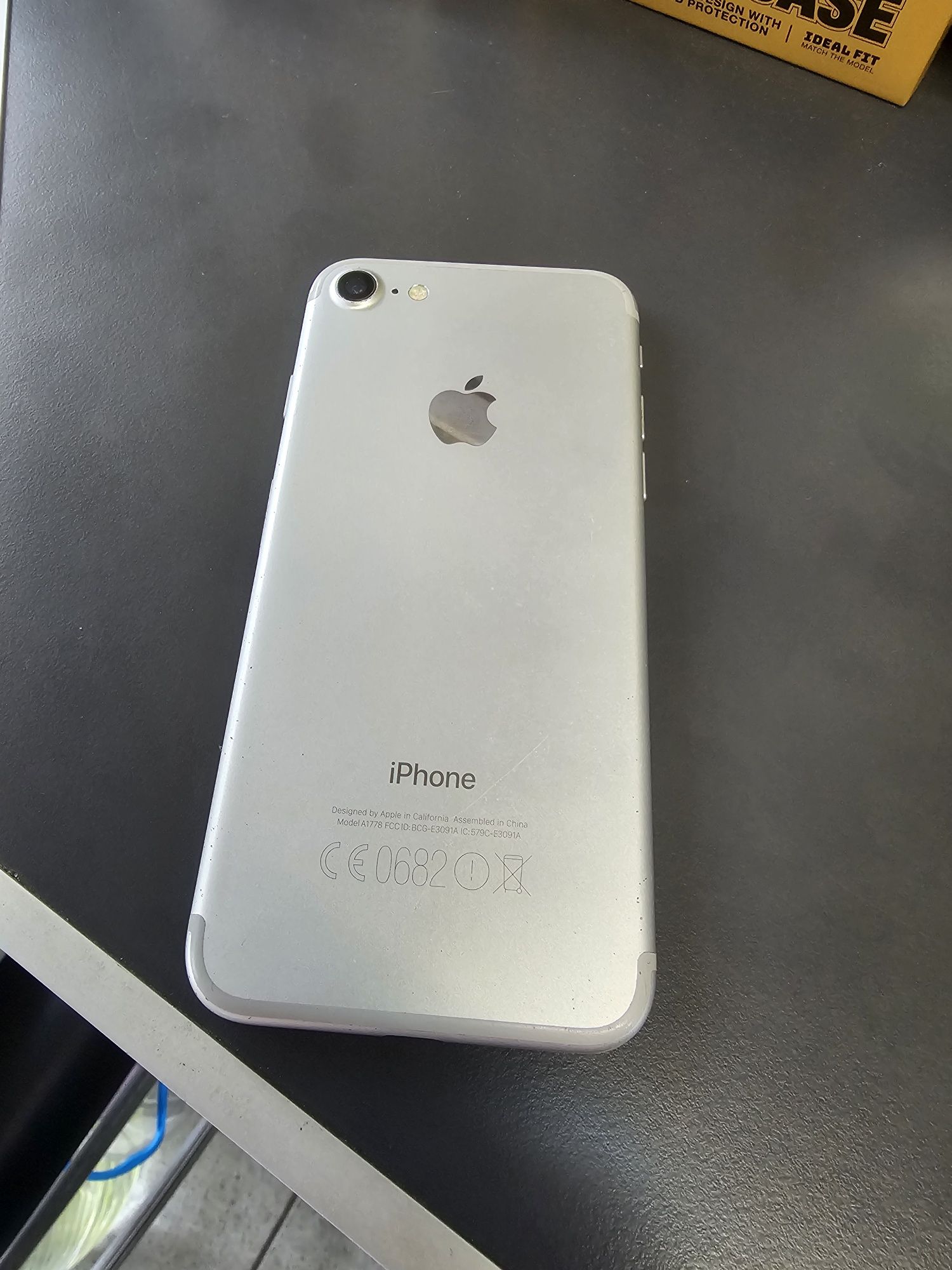 iPhone 7/ 32GB  silver