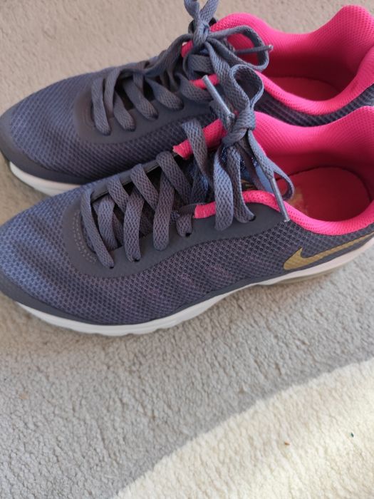 Маратонки Nike Air Invigor