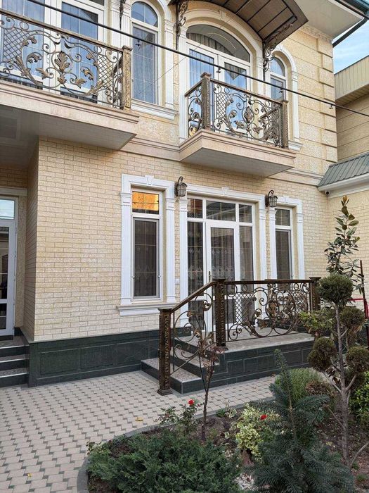 Аренда Евро Дом Центр Конституция Ор-р 
4 -х комнатный дом. 3 сотки