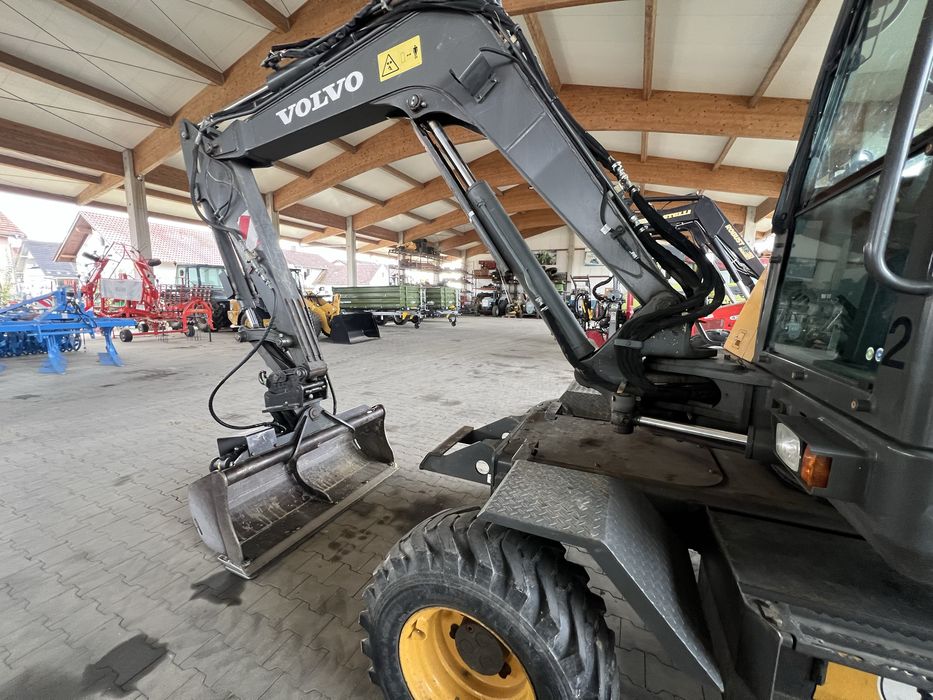 Volvo EW60E – Excavator pe roți, 6.5 tone, an 2016 – 3020 ore