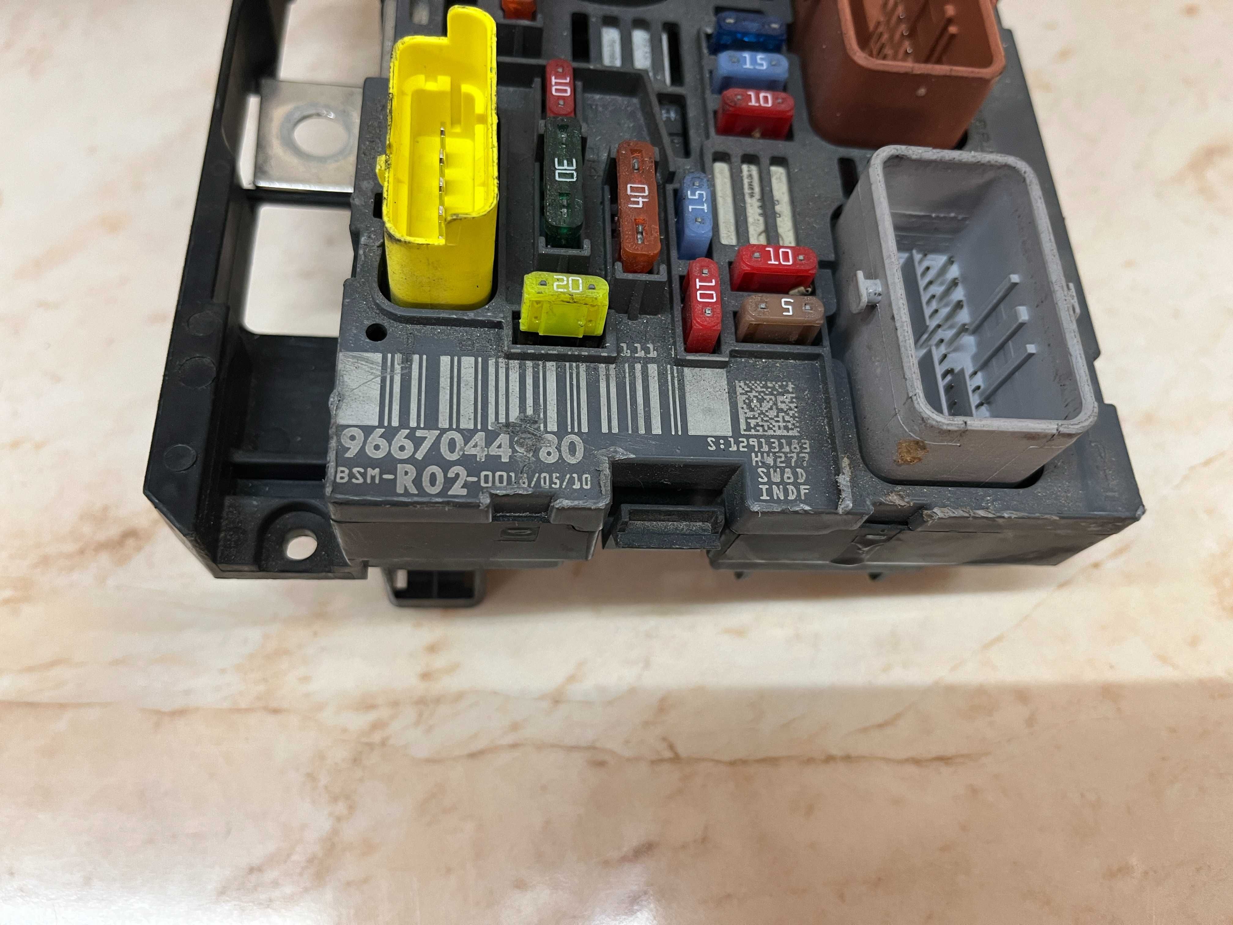 Бушонно табло Бушониера BSM R02-00 БСМ Р02-00 Peugeot 3008 Citroen C5