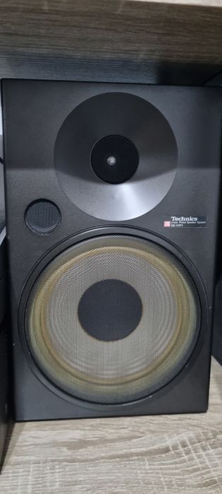 Sistem audio Technics cu radio, deck, pickup si boxe
