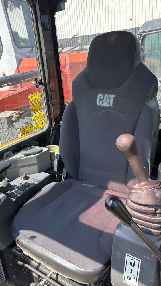 Miniescavator cat 3,8 tone posibilitate rate fixe !