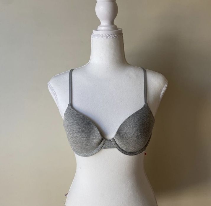 ЧИСТО НОВ Calvin Klein Сутиен