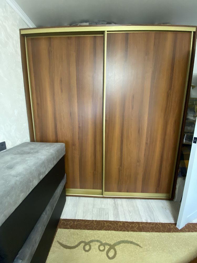 Продаю раздвижной шкаф