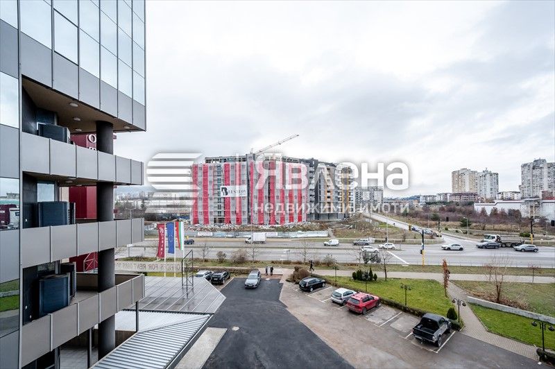 Продава се Тристаен апартамент в София, Младост 4 - 133 кв.м за 2350 €/кв.м - Снимка #9