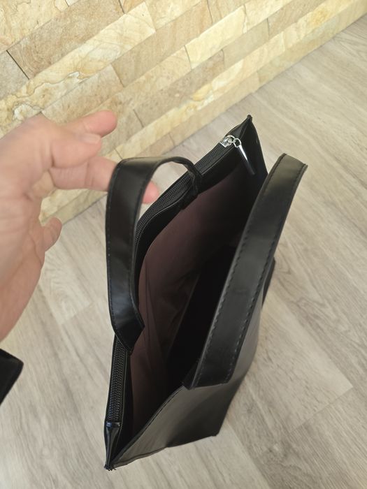 Кожена,дамска чанта CALVIN KLEIN