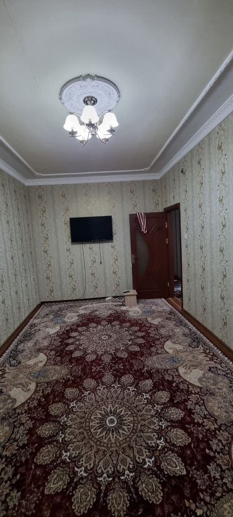 Навоий куча Узгаозил олдида 3 хоналик квартира