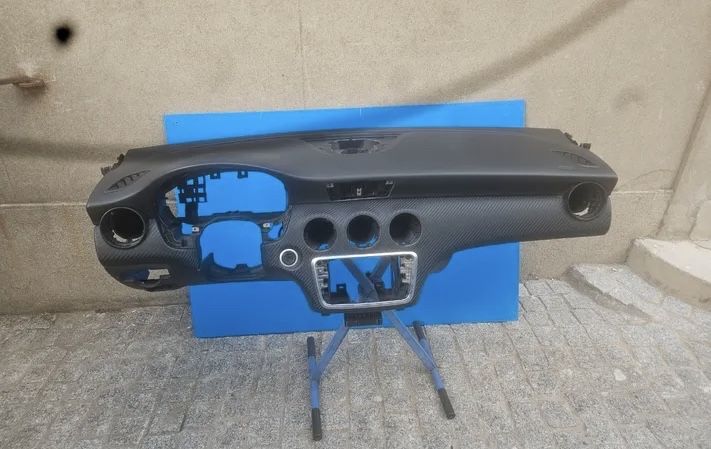 Plansa bord mercedes w176 2015 originala, nereconditionata.