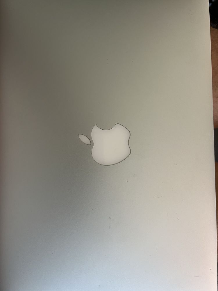 Doua macbook air a1465 de 11,3 inch defecte
