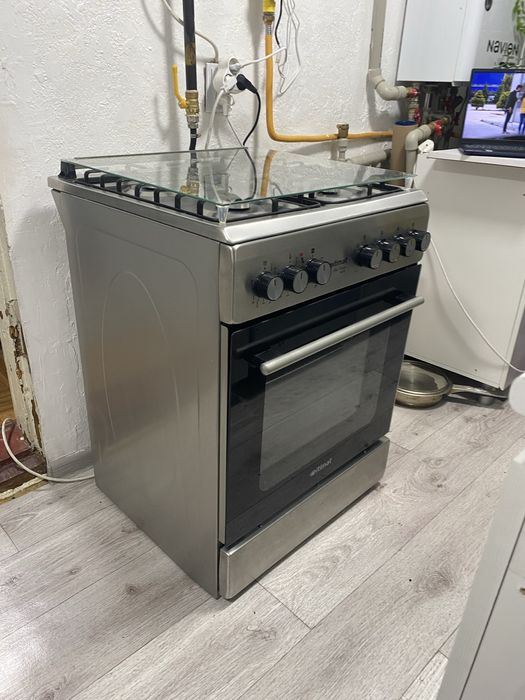 Газова плита в отличном состоянии