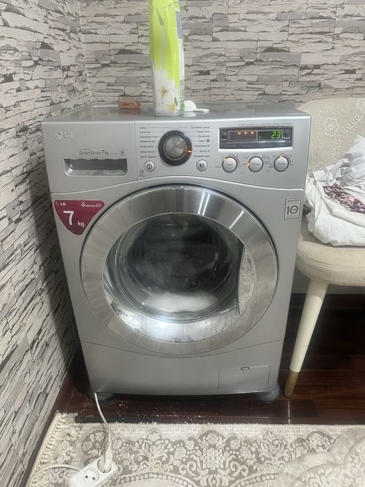 LG 7 kg кир мошина срочно сотилади