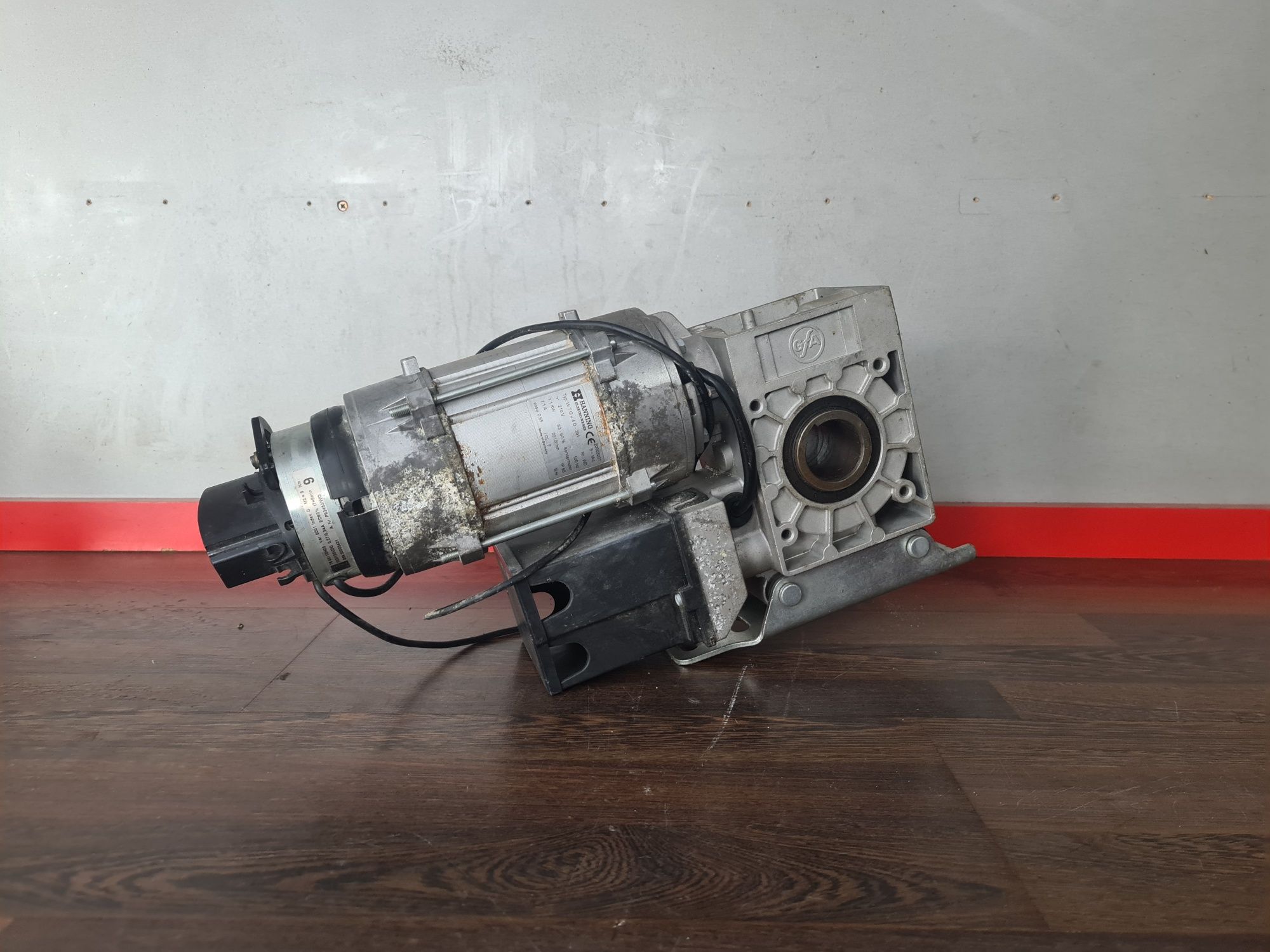 Motor electric poarta