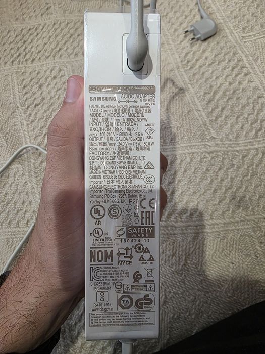 Части за Samsung Odyssey OLED G8