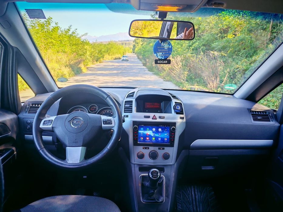 Vand opel zafira 1.7 ecoflex 7 locuri euro 5 an 2013 116 cp impecabil