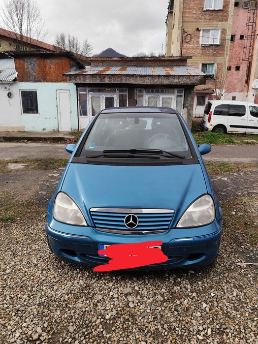 Vând Mercedes A 160, an 2002, cutie semiautomata.