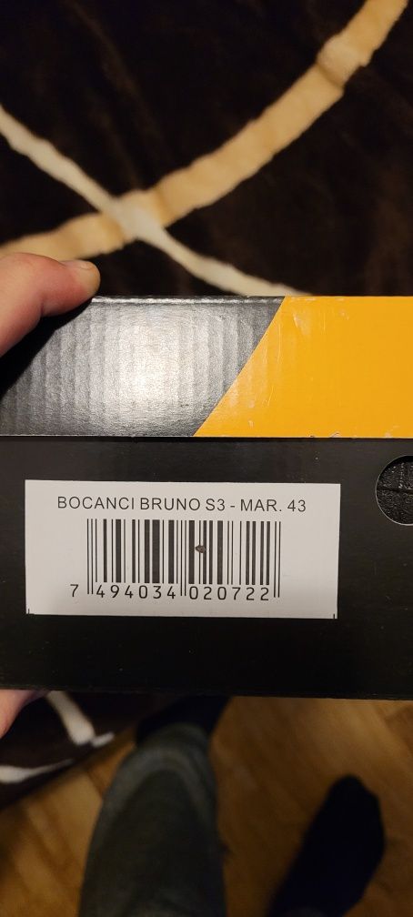 Vând bocanci marca Bruno S3 marime 43