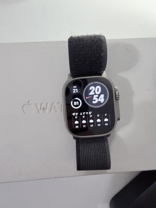 Apple Watch ULTRA Titanium Case Black/Gray Trail Loop 49 MM M/L