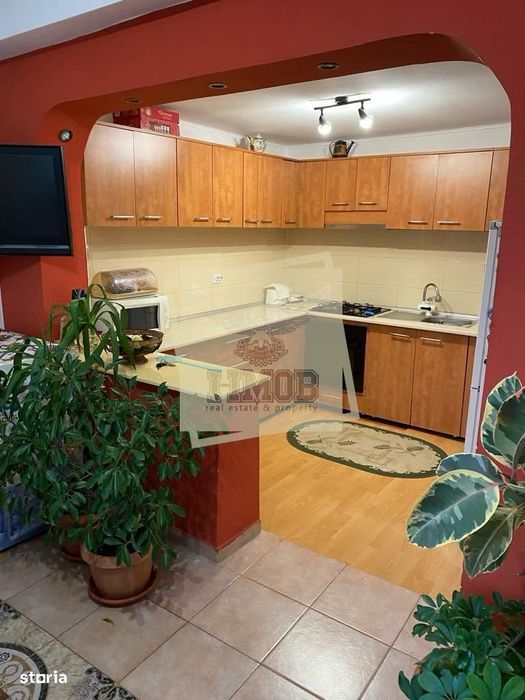 Casa cu 4 camere 2 bai teren 823 mp si foisor in zona Tuzla