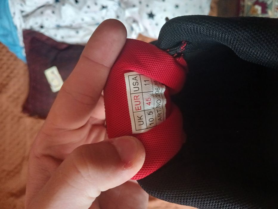 Adidași Gowalk de firma , material textil tip bocanc, foarte buni nr44