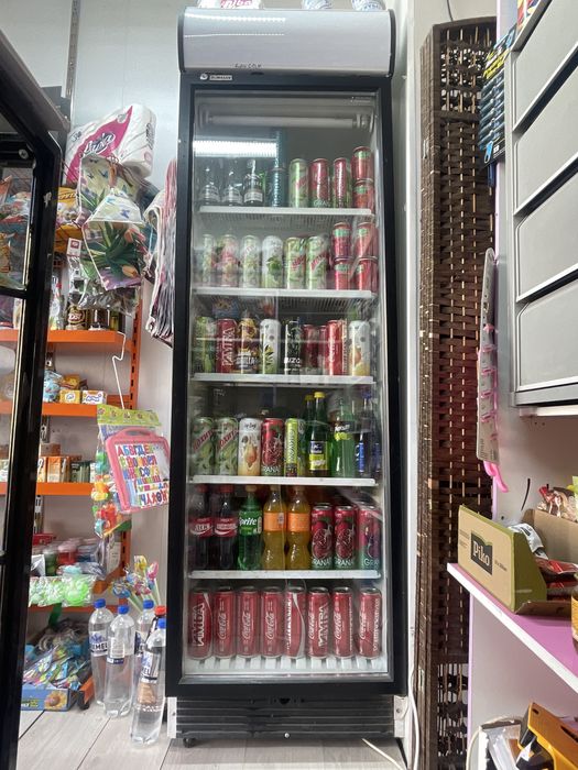 Холодильник витринный