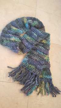 Топъл плетен шал