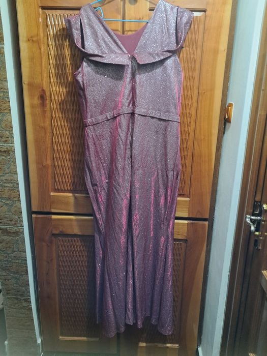 Rochie lunga tip sirena