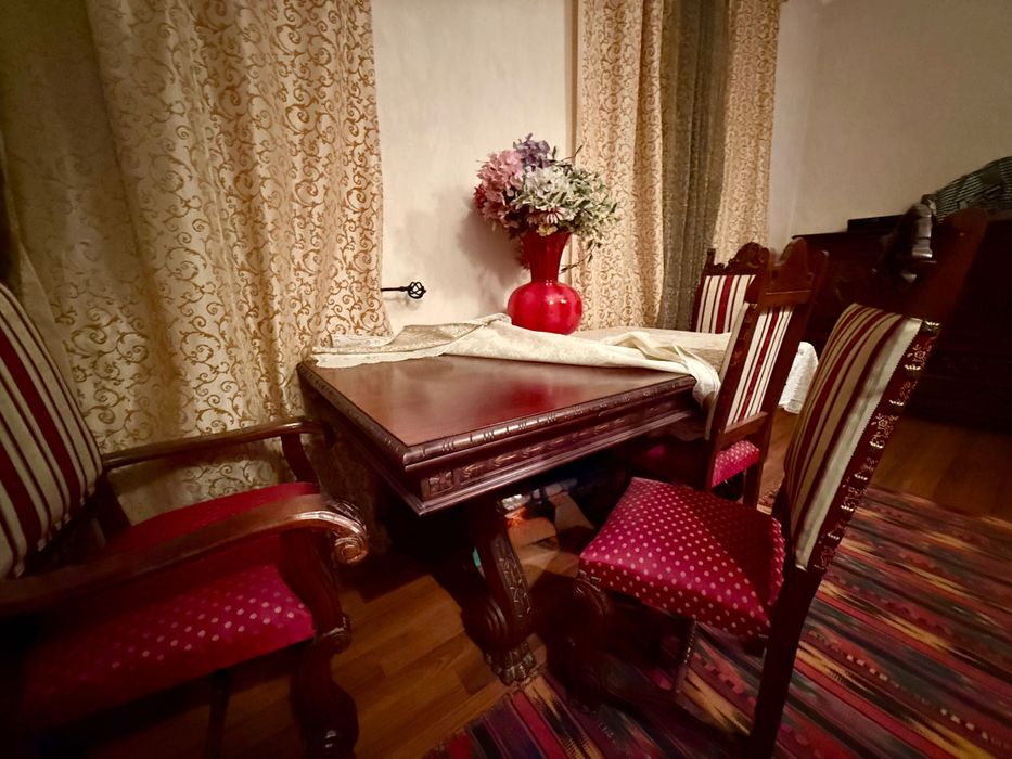 Румынский столовый гарнитур «Испанский ренессанс»