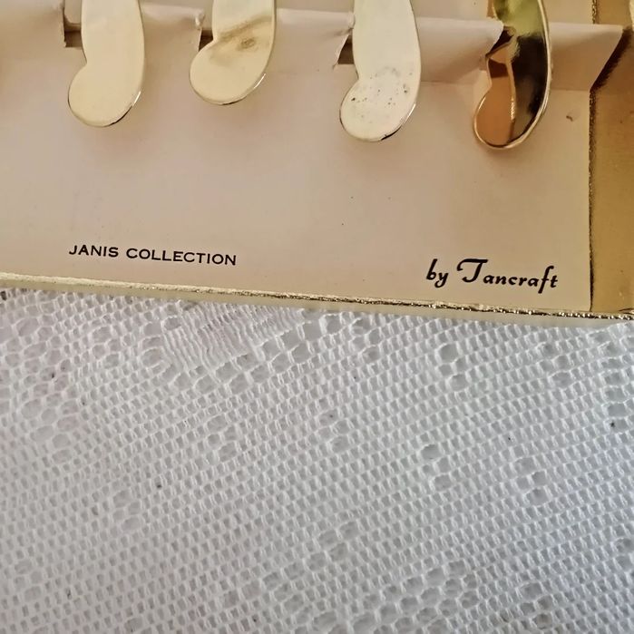 Позлатени прибори.